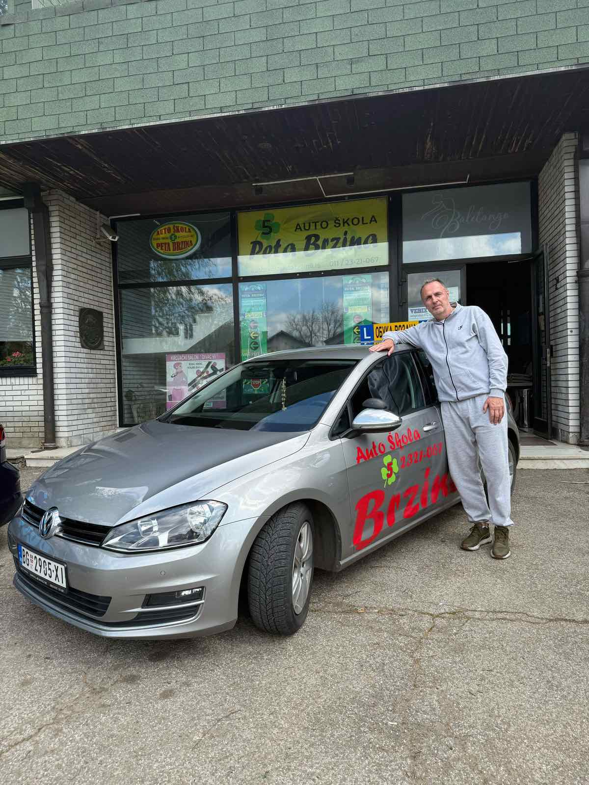 IMG-27eeef6e3fd69dd7200b2b1506461768-V