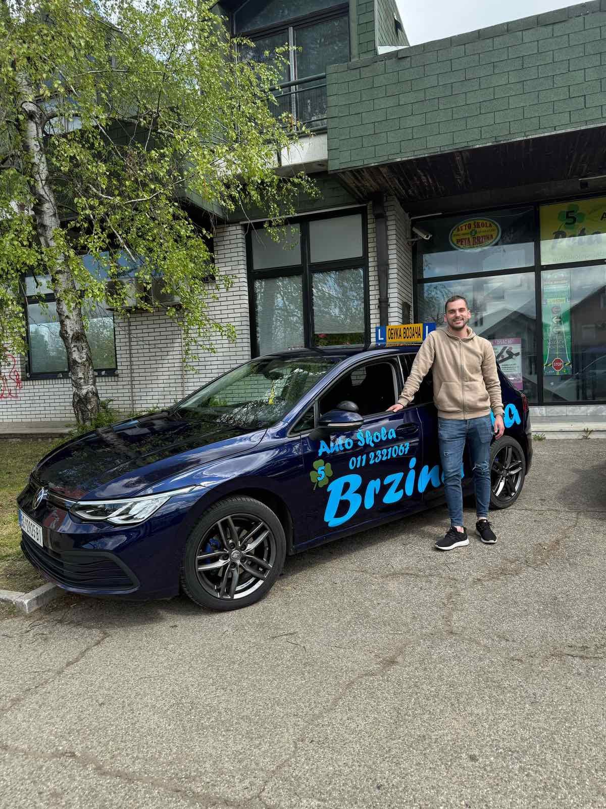 IMG-995530bca2dbdb55be696bc27b1ba54c-V